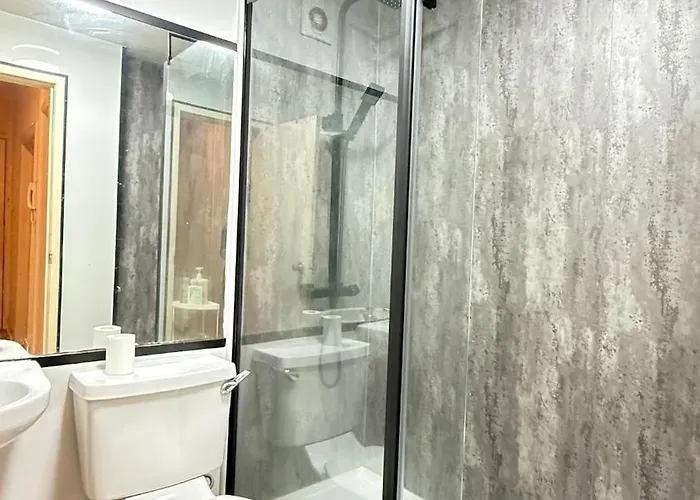 One Bedroom Flat Close To Centre And Amenities דירה גלאזגו