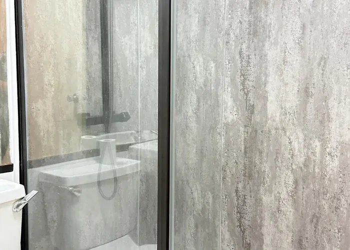 One Bedroom Flat Close To Centre And Amenities * グラスゴー