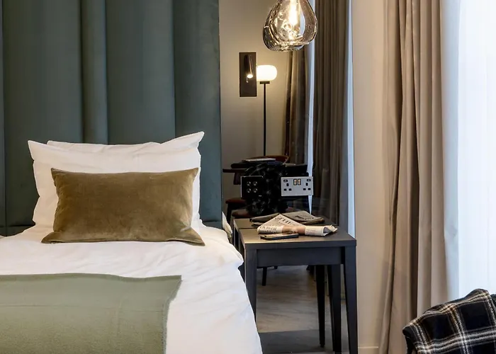 The Wellington By Adina Glasgow