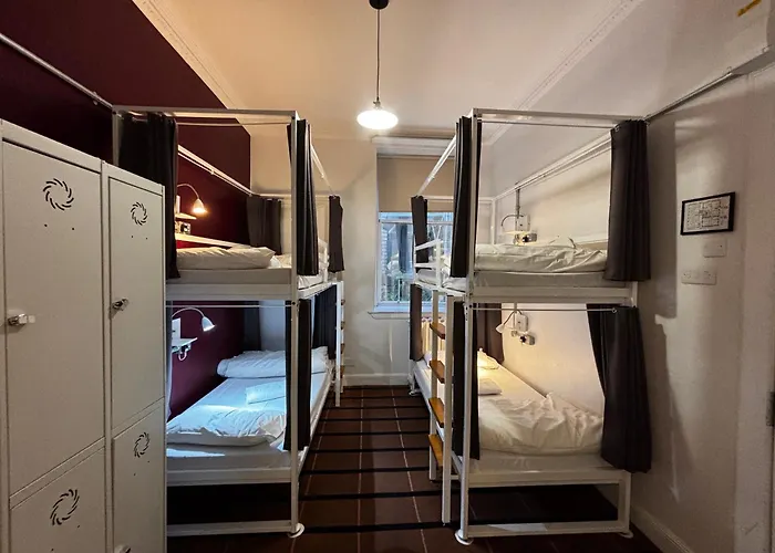 Safestay Charing Cross 3*