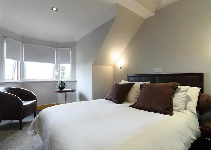 فندق Glynhill & Near Airport 4*