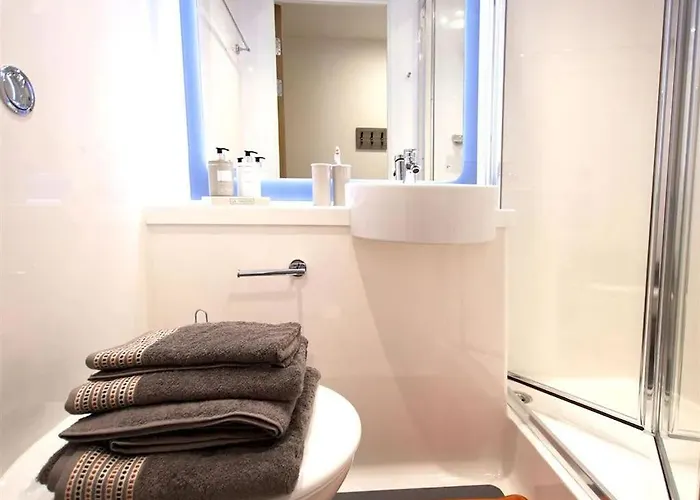 For Students Only - Foundry Courtyard In * Glasgow