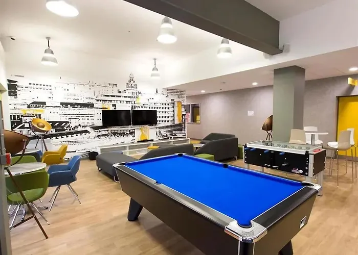 For Students Only - Foundry Courtyard In Appartement