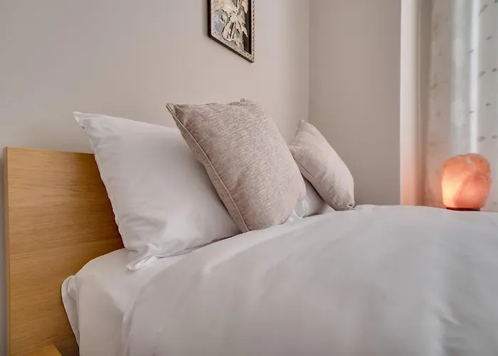 Luxurious Royal 2br Apartment, Centre