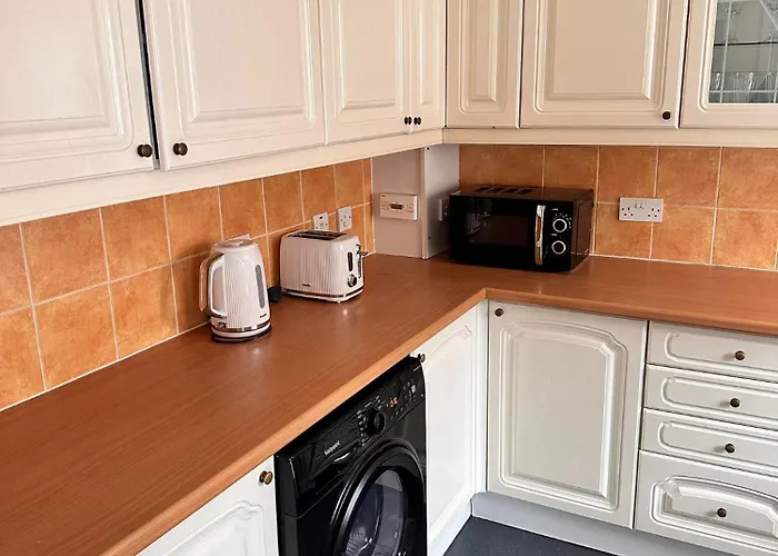 3br Flat Sleeps 6 West End Sights Driveway * グラスゴー