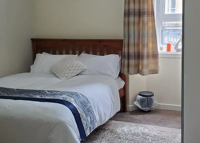 Cosy And Bright 3-bedroom Flat *