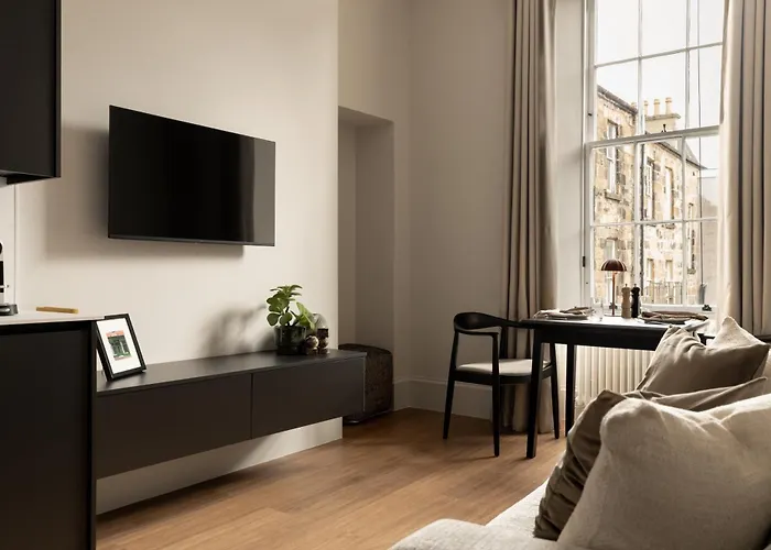 Moment Blythswood St Aparthotel 3*