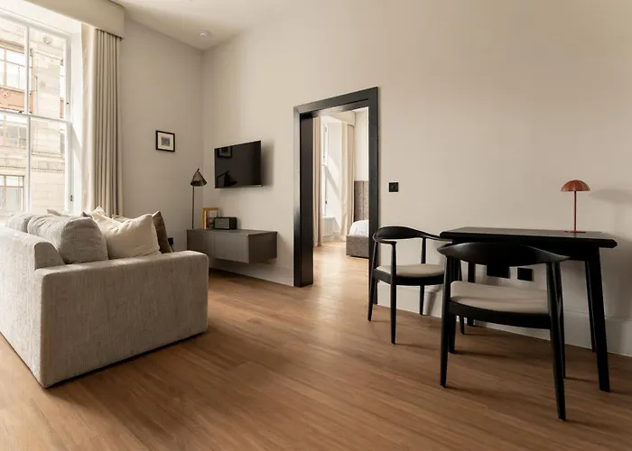 Moment Blythswood St Aparthotel