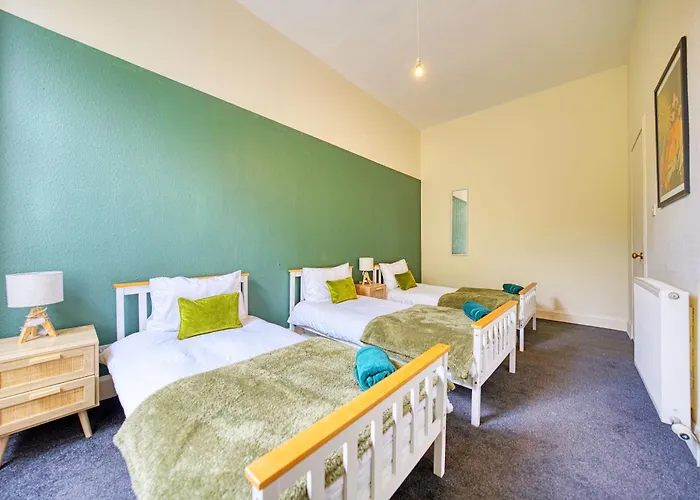 아파트 Group 4br Sleeps 11 Near Ibrox Parking 글라스고