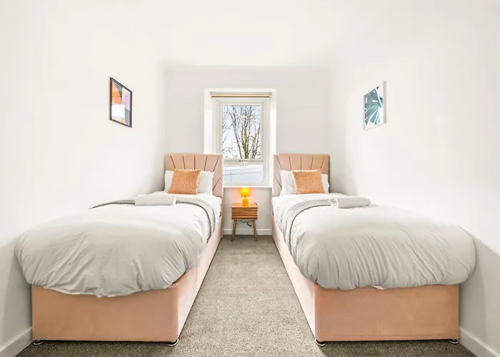 Cosy And Bright 3-bedroom Flat