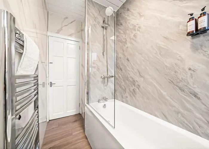 Cosy And Bright 3-bedroom Flat Appartement *