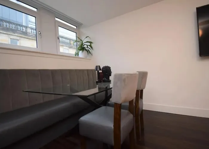 Stylish Flat George Sq *