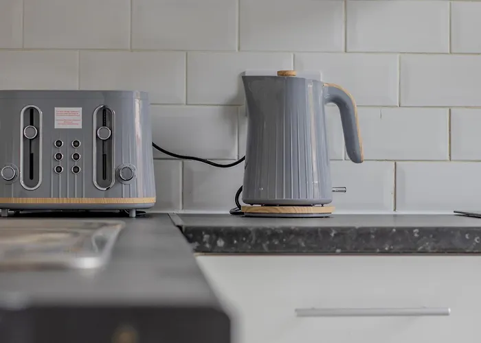 Spacious Hillhead Haven - Pass The Keys * Glasgow