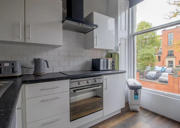 Spacious Hillhead Haven - Pass The Keys Glasgow