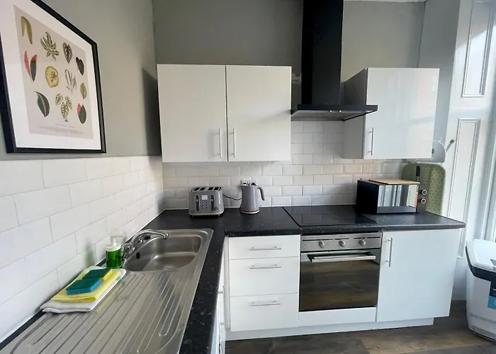 Spacious Hillhead Haven - Pass The Keys Glasgow