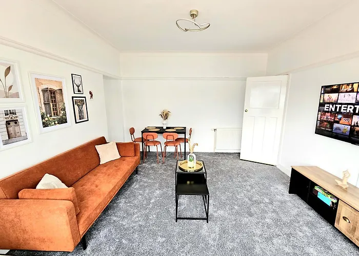 Дом отдыха Charming 3-bed Oasis-free Parking *