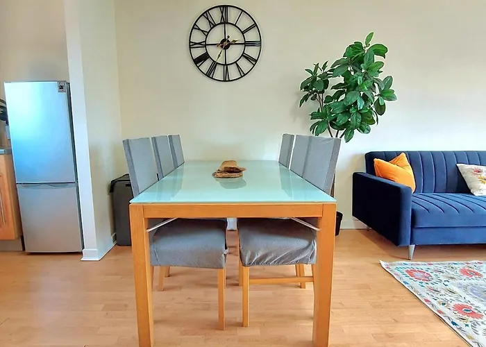 Modern 2-bedroom Flat In Centre, Near Galsgow * غلاسغو