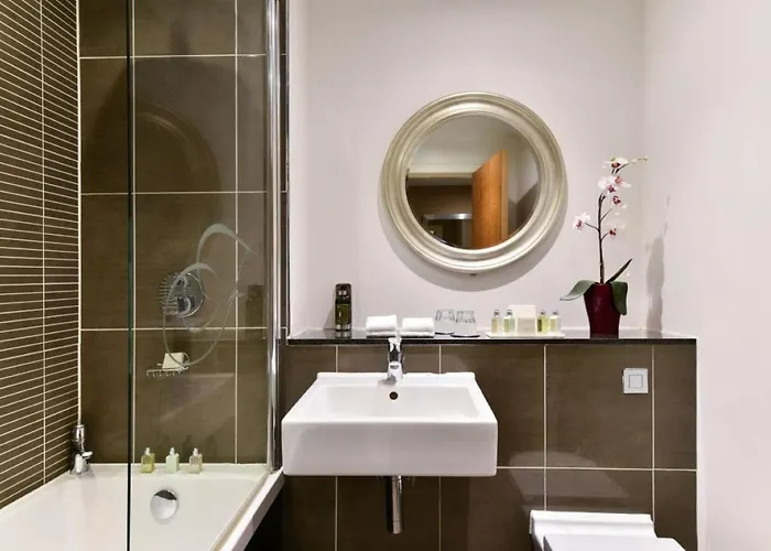 Aparthotel Fraser 4*