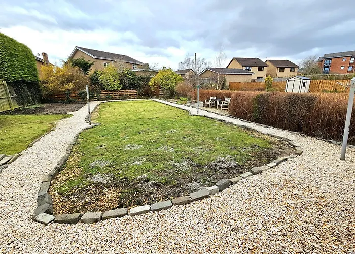 Charming 3-bed Oasis-free Parking