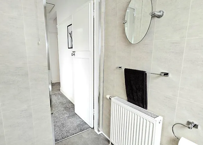 Charming 3-bed Oasis-free Parking