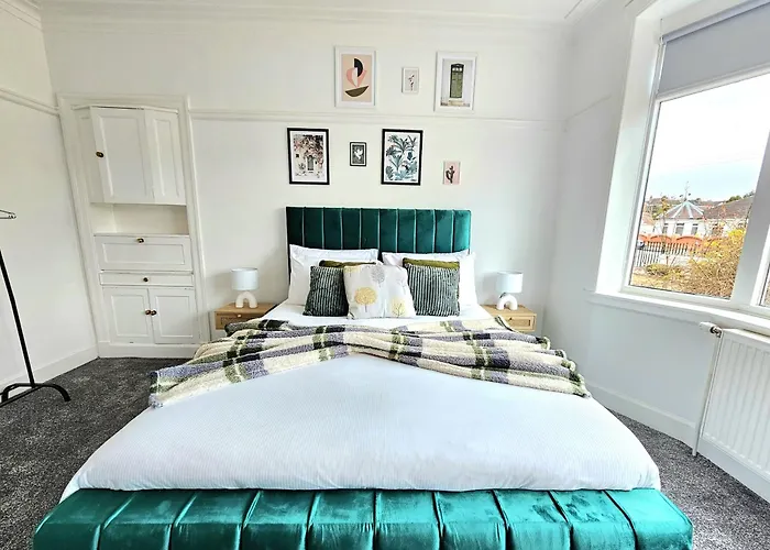 Дом отдыха Charming 3-bed Oasis-free Parking