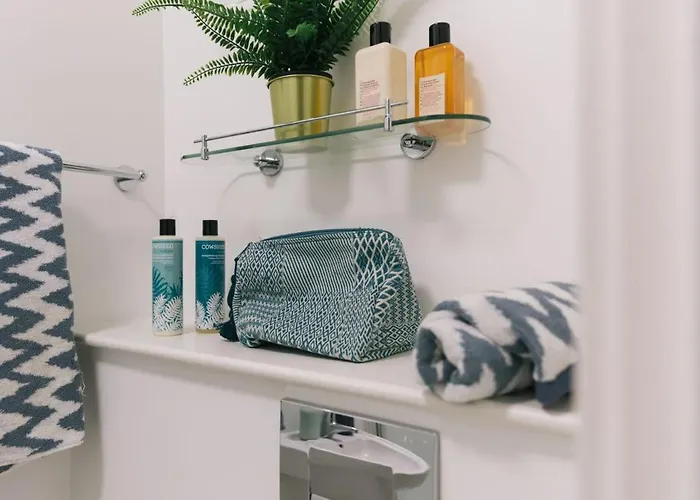 For Students Only - Bath Street In Apartament