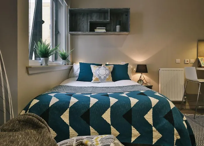 For Students Only - Bath Street In Γλασκώβη