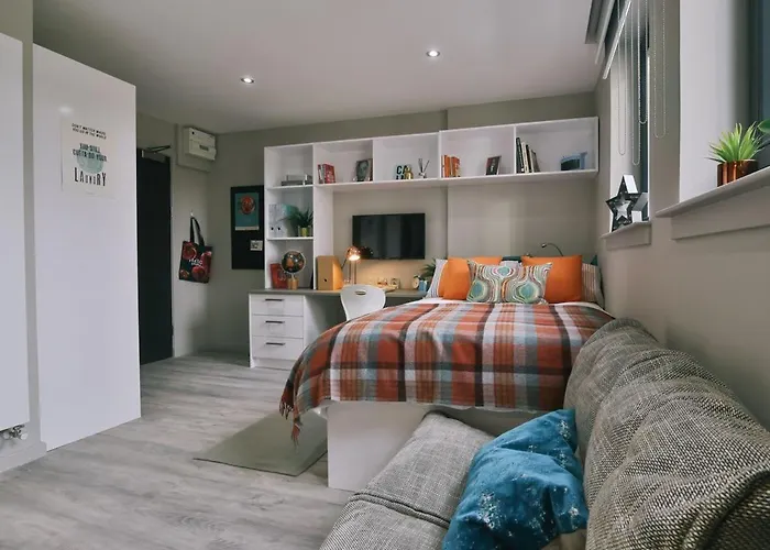 For Students Only - George Street In * גלאזגו