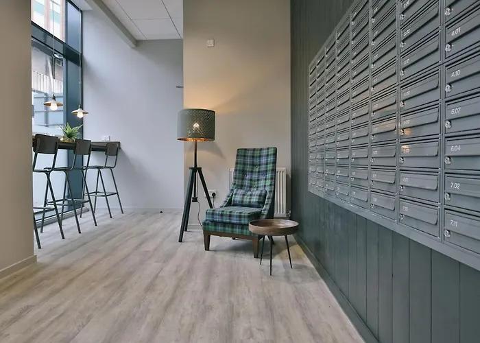 For Students Only - George Street In גלאזגו