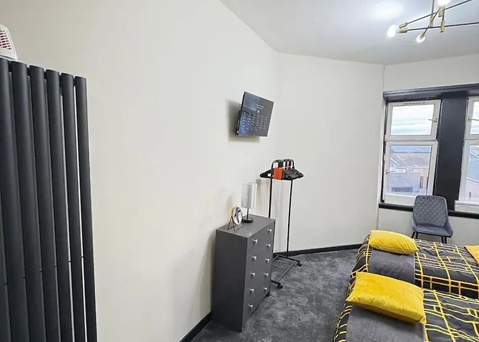 3br West End Flat W Free Parkin