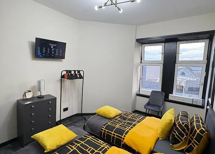 3br West End Flat W Free Parkin