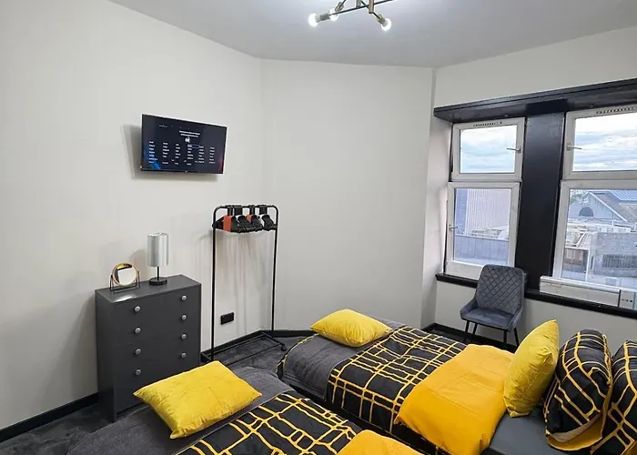 3br West End Flat W Free Parkin *