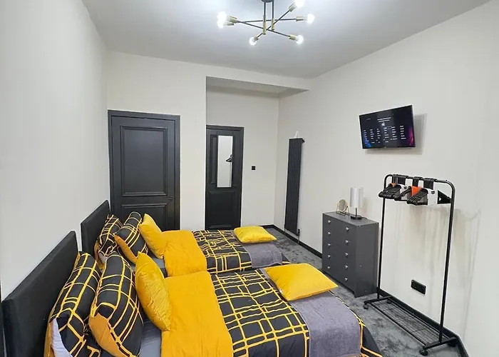 3br Modernised Sleeps 8, Walking Distance To West End, Free Parking Lejlighed *