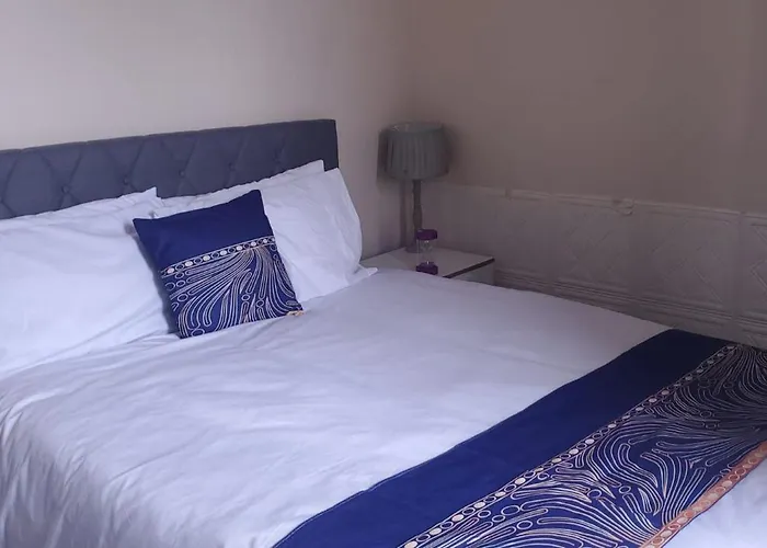 Cosy And Bright 3-bedroom Flat Γλασκώβη