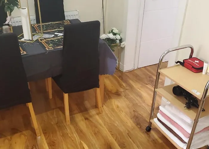 Lejlighed Cosy And Bright 3-bedroom Flat