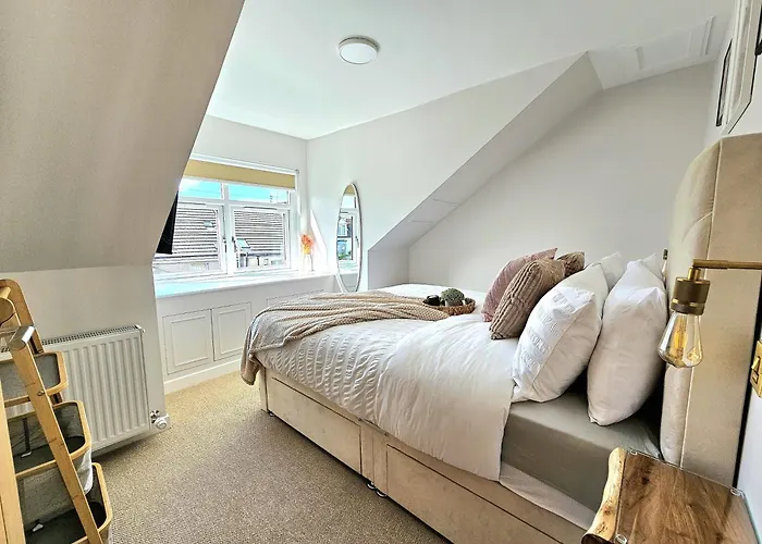 Newly Renovated Gem - Free Parking & Modern Comfort *