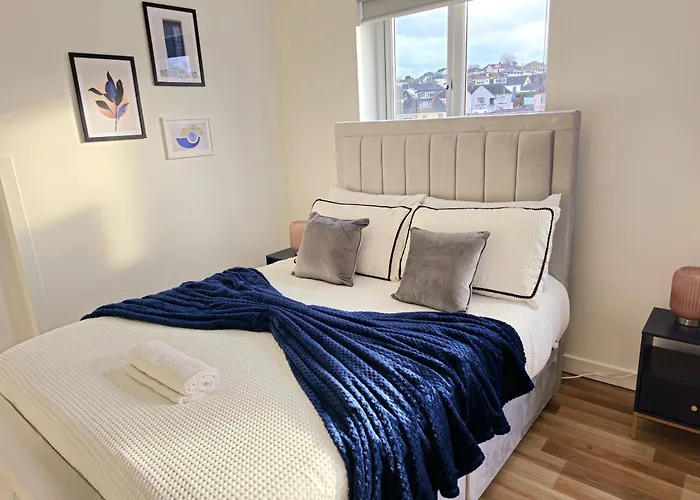 Spacious Haven With Free Parking Глазго