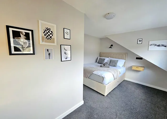 Warm & Cosy In Holiday home *