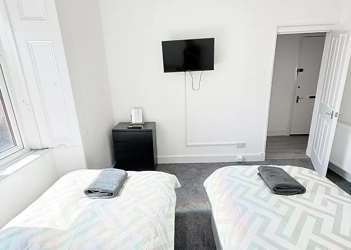 2bed Gla Green, Walk Dist Centre