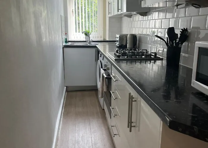 Lägenhet 3br Near Ibrox Subway Sleeps 7 And Parking