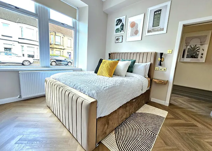 Newly Renovated Gem - Free Parking & Modern Comfort