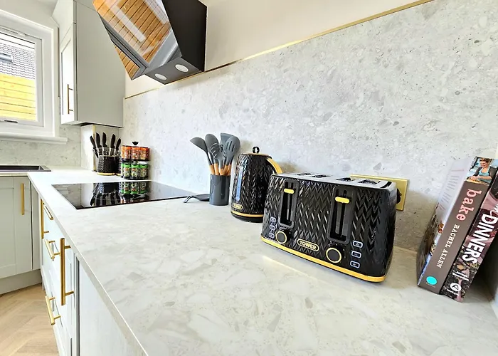 Newly Renovated Gem - Free Parking & Modern Comfort Hébergement de vacances Glasgow