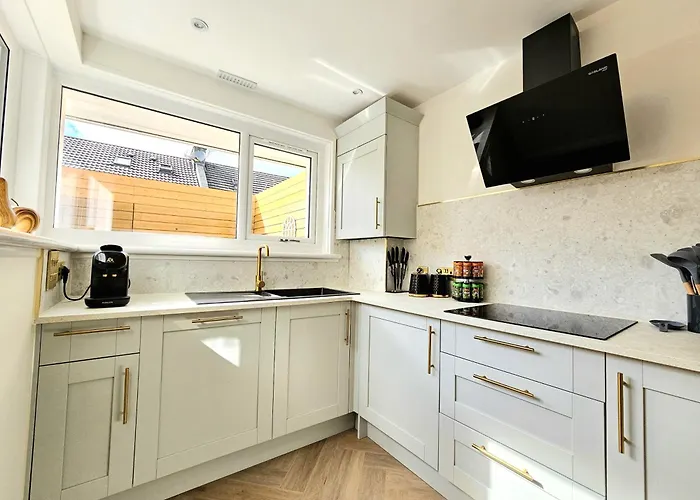 Newly Renovated Gem - Free Parking & Modern Comfort *