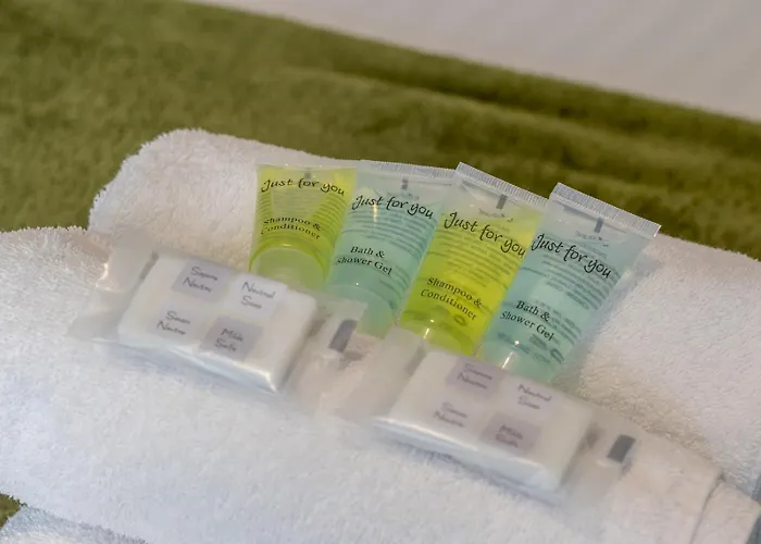 Pass The Keys West End Wonder *