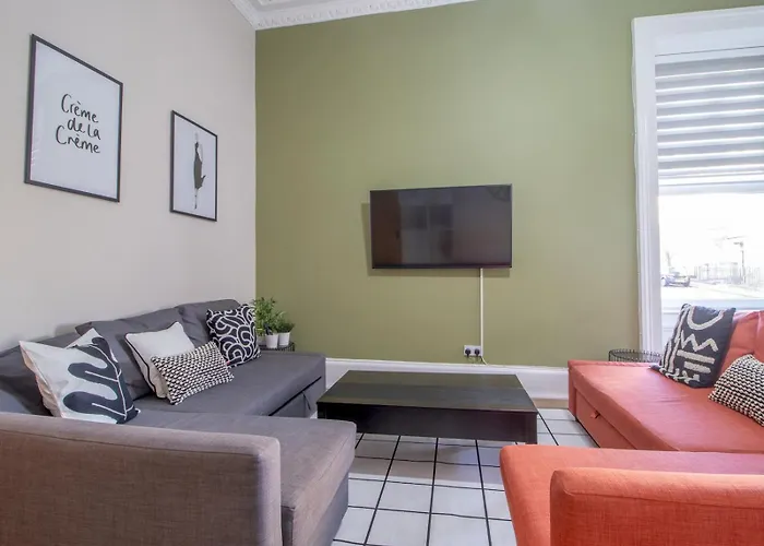 Haven Main Door & Parking - Pass The Keys *