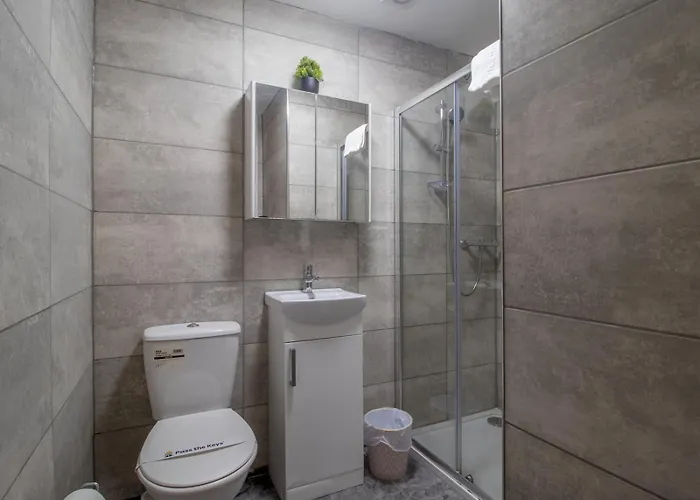 Haven Main Door & Parking - Pass The Keys *