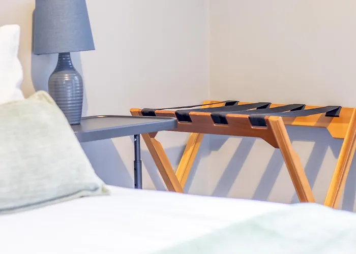 Happy Haven Home, West End - Pass The Keys *