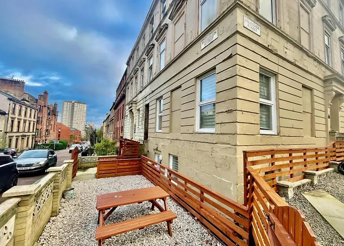 Gem Main Door Parking - Pass The Keys * 格拉斯哥