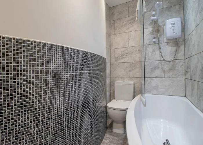 Gem Main Door Parking - Pass The Keys 格拉斯哥