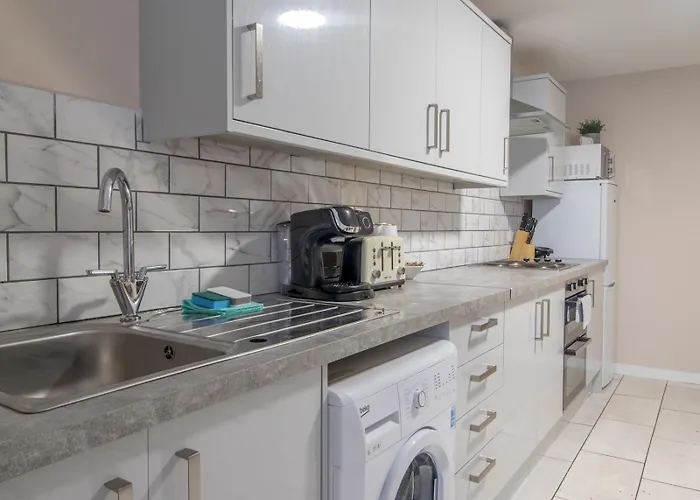 Gem Main Door Parking - Pass The Keys * 格拉斯哥